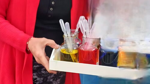 Sabine Scherer Wasser und Farbenlabor.jpg