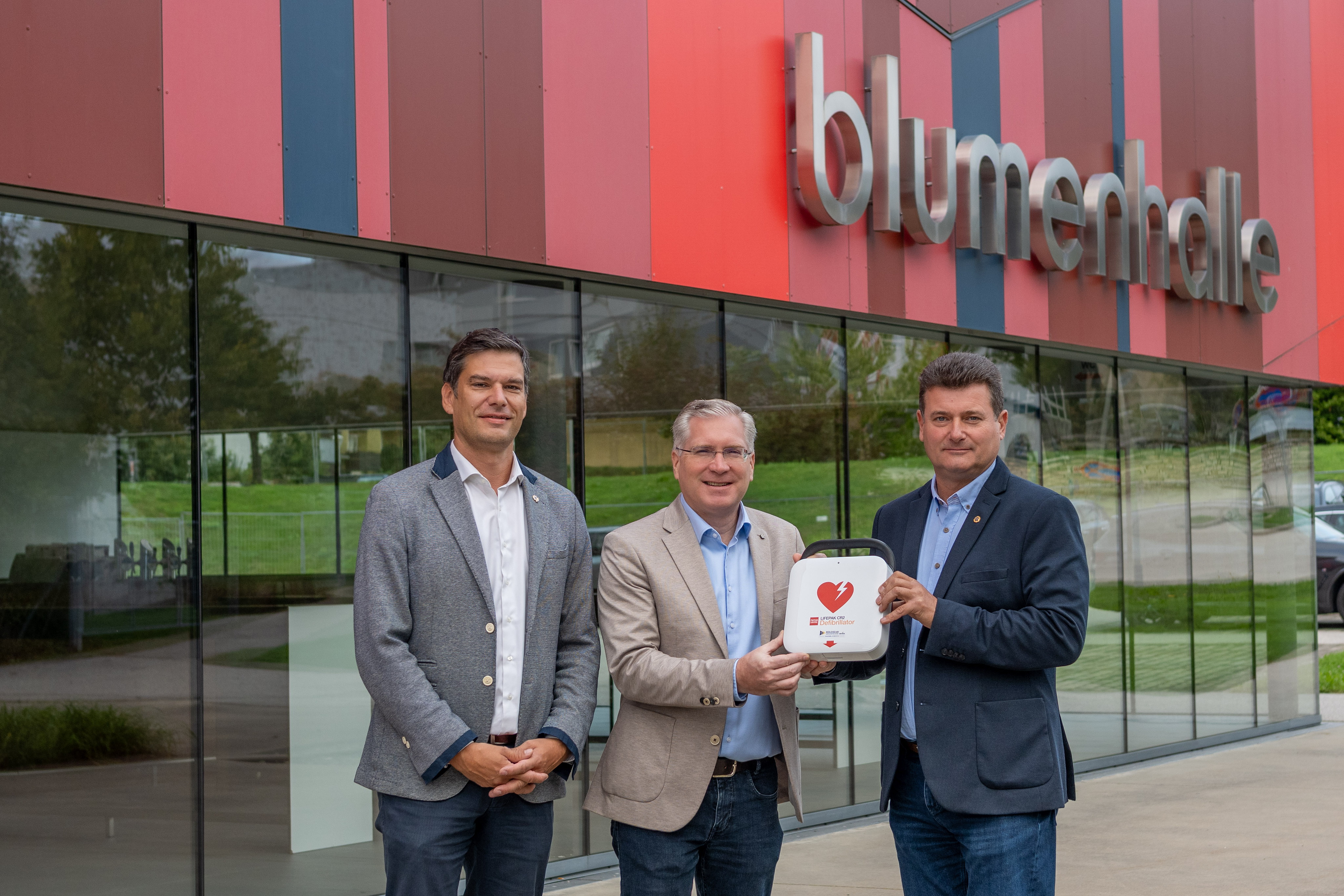 Defibrillator_Lions_Spende_Kogler_Kulmer_Ogriseg_02.jpg